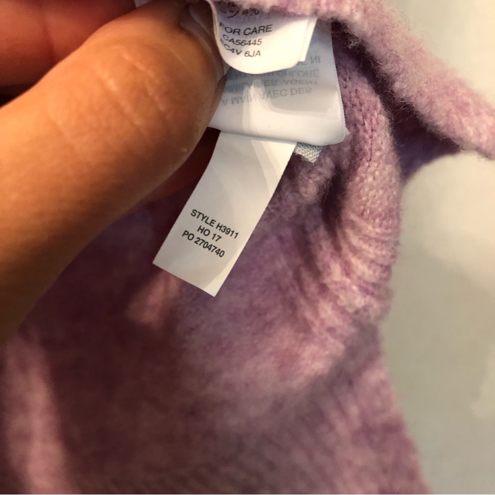 J. Crew Supersoft Yarn V Neck Sweater Size Medium - Picture 6 of 7
